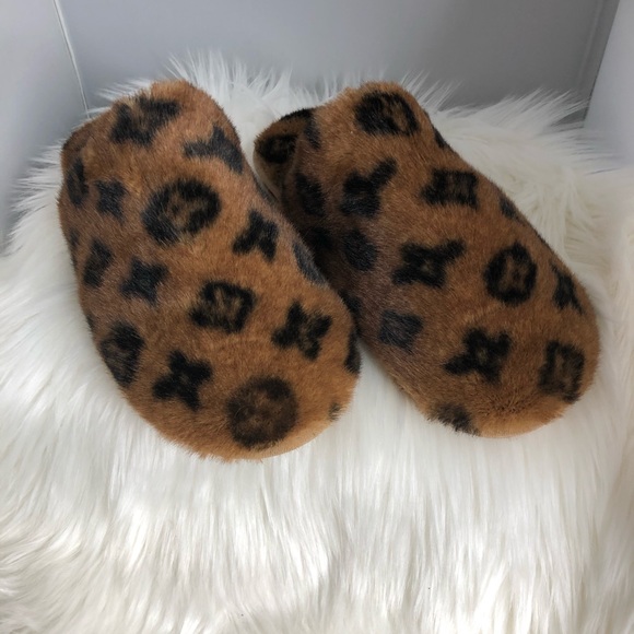 Sold New brown slippers - Picture 3 of 6